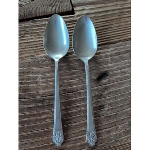 Rogers Deluxe Plate PRECIOUS Silverplate Flatware 7 5/8" Dinner Spoons Lot of 2